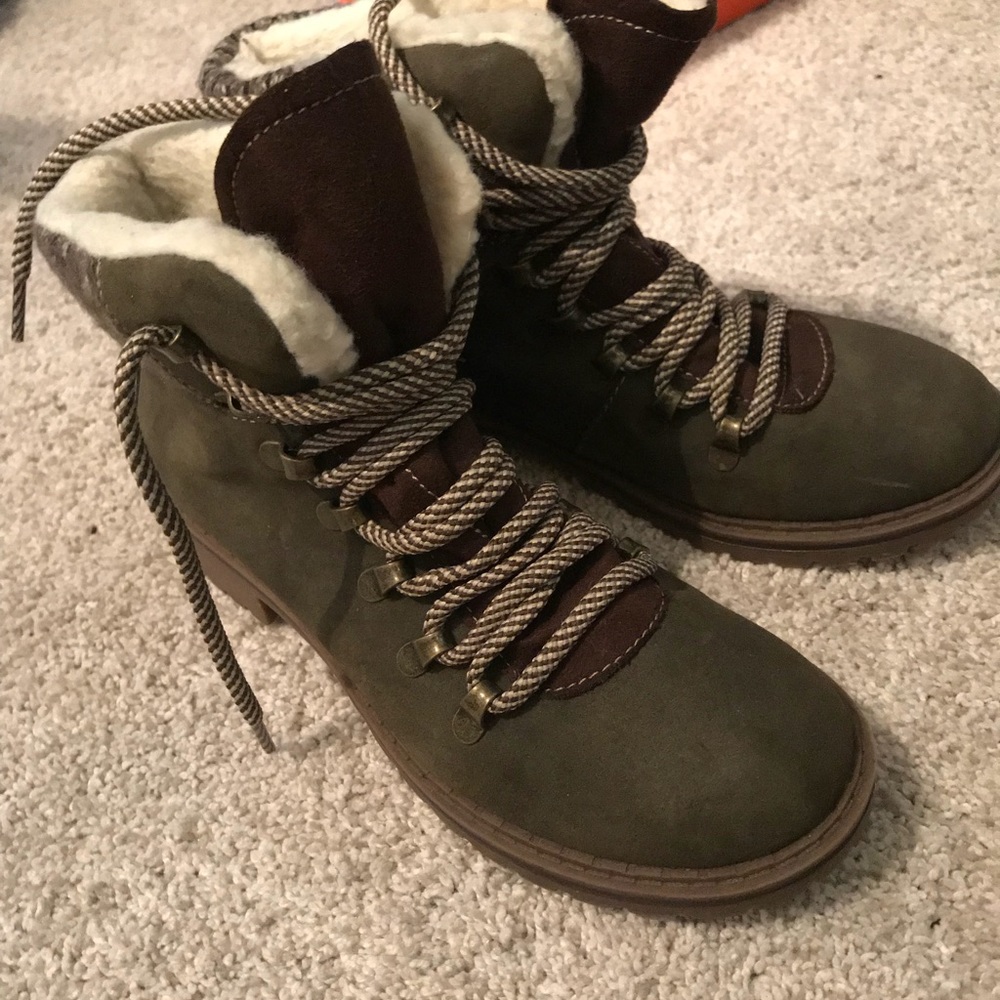 Mossimo Olive Green Hiking Boots Size 7